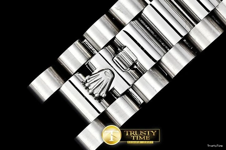 0403 RDD0214C – DayDate 36mm Classic 685